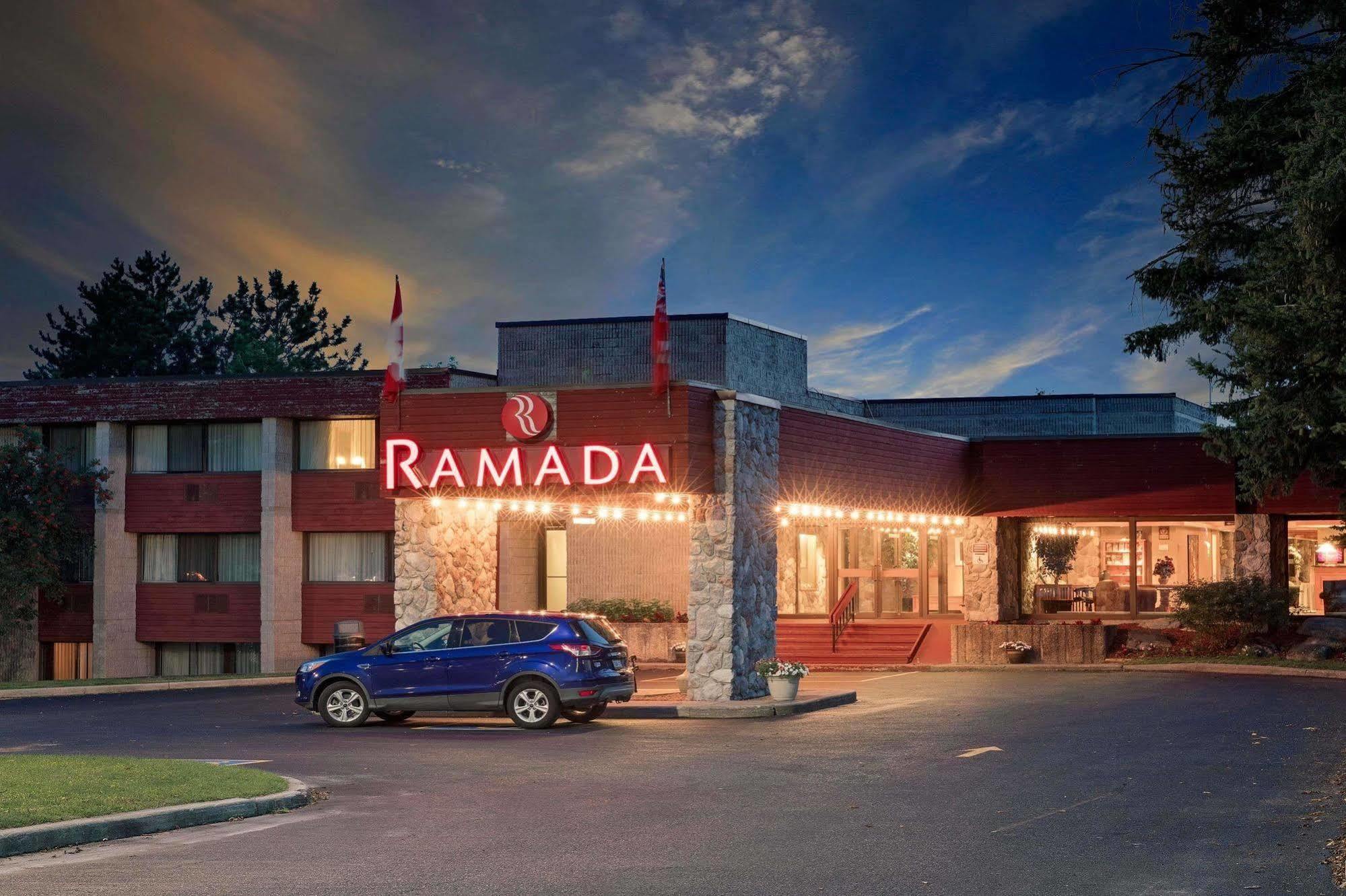 Ramada By Wyndham Pinewood Park Resort North Bay Exterior photo